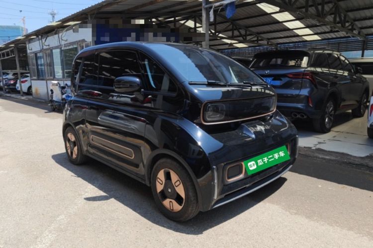 Used Baojun KiWi EV 2022 Artist Lite Edition Lithium Iron Phosphate Front Right 45 Deg