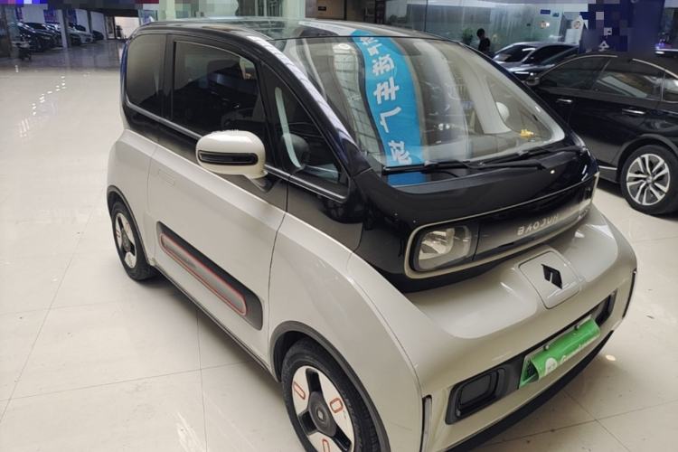Used Baojun KiWi EV 2022 Designer Lite Edition Lithium Iron Phosphate Front Right 45 Deg