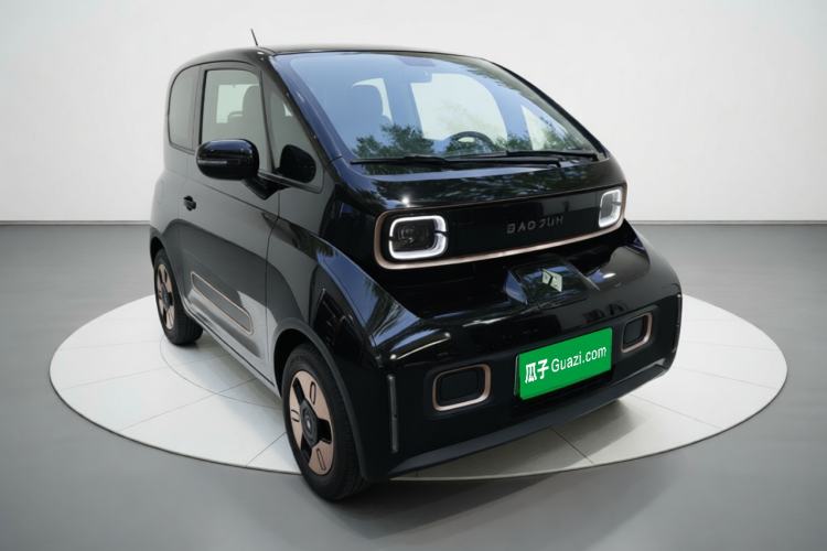 Used Baojun KiWi EV 2022 Artist Lite Edition Ternary Lithium Front Right 45 Deg