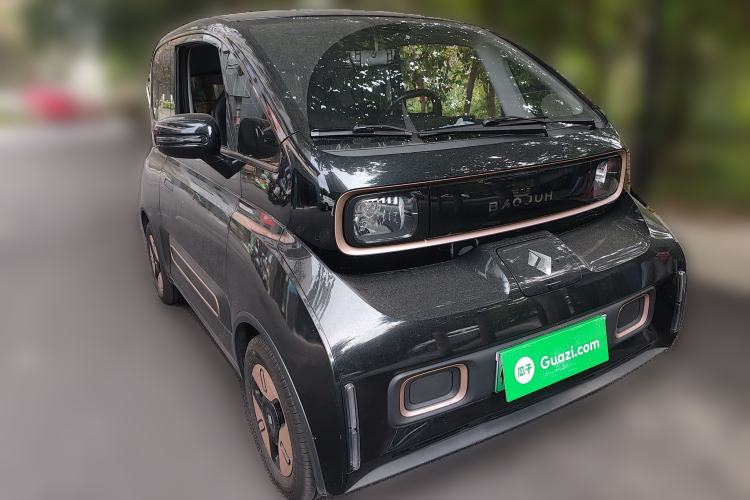 Used Baojun KiWi EV 2022 Designer Lite Edition Ternary Lithium Front Right 45 Deg