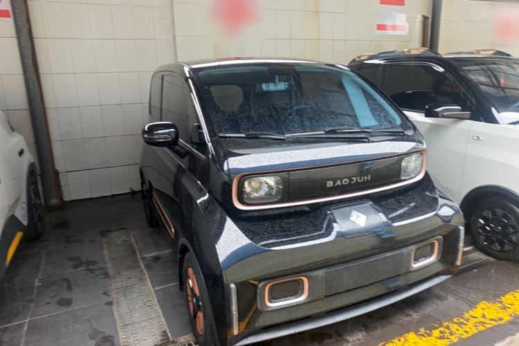 Used Baojun KiWi EV 2022 Artist Lite Edition Ternary Lithium Front Right 45 Deg