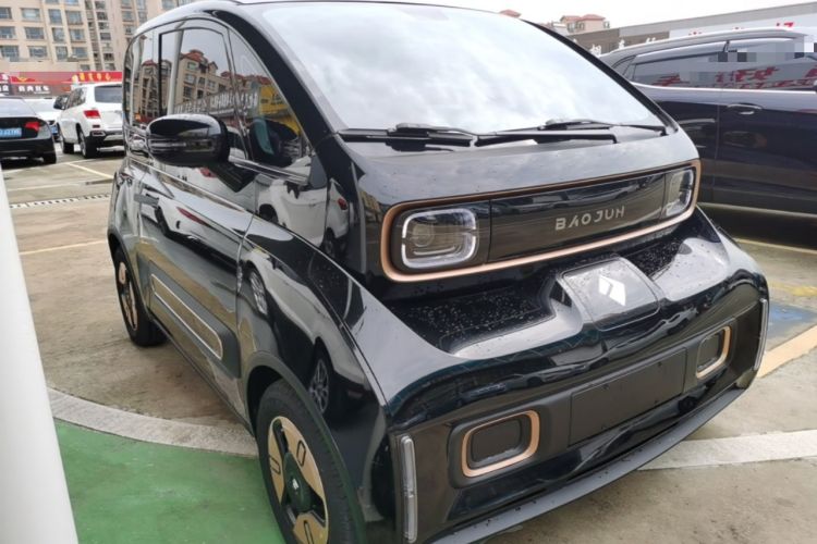 Used Baojun KiWi EV 2022 Designer Lite Edition Ternary Lithium Front Right 45 Deg