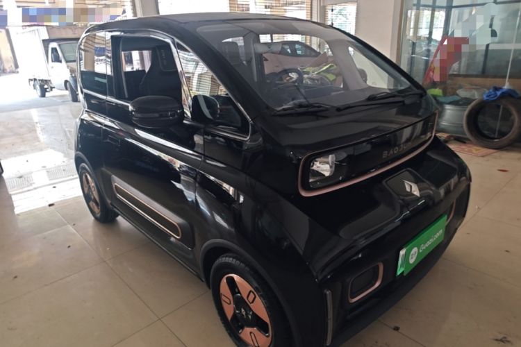 Used Baojun KiWi EV 2022 Designer Lite Edition Ternary Lithium Front Right 45 Deg