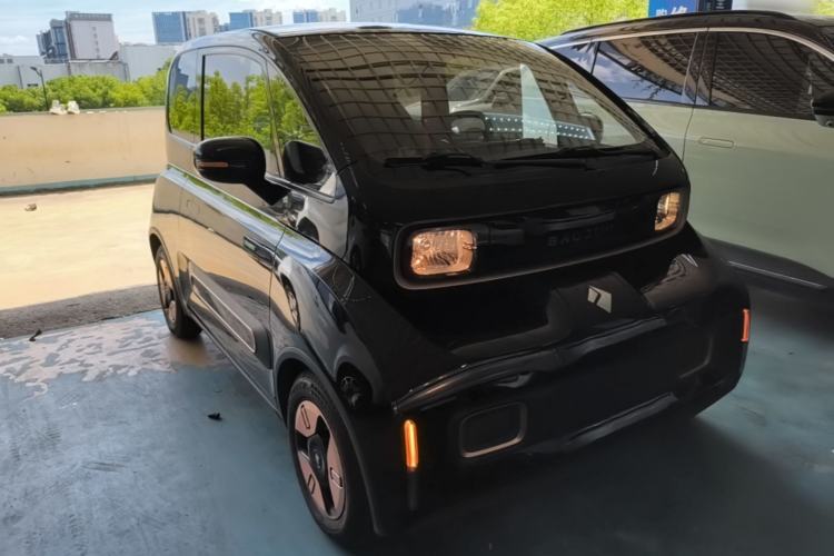 Used Baojun KiWi EV 2022 Designer Lite Edition Lithium Iron Phosphate Front Right 45 Deg