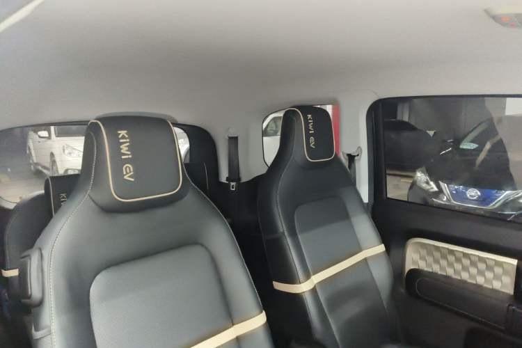 Used Baojun KiWi EV 2022 Artist Lite Edition Lithium Iron Phosphate Headliner