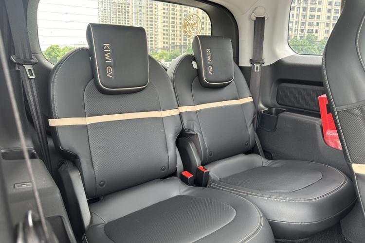 Used Baojun KiWi EV 2022 Artist Lite Edition Ternary Lithium Interior 3