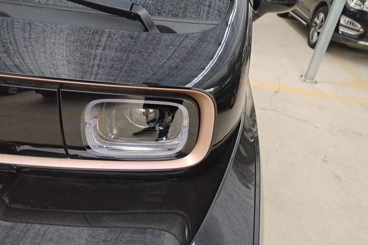 Used Baojun KiWi EV 2022 Artist Lite Edition Lithium Iron Phosphate Left Front Headlight