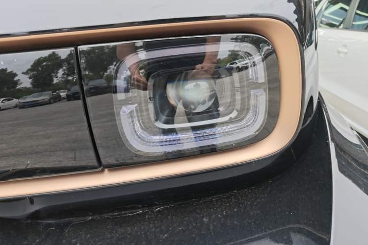 Used Baojun KiWi EV 2022 Artist Lite Edition Ternary Lithium Left Front Headlight