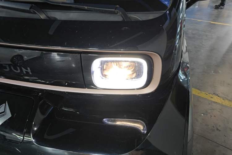 Used Baojun KiWi EV 2022 Artist Lite Edition Lithium Iron Phosphate Left Front Headlight