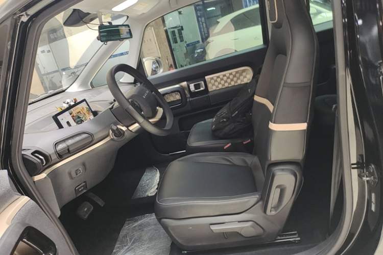Used Baojun KiWi EV 2022 Designer Lite Edition Lithium Iron Phosphate Left Front Seat