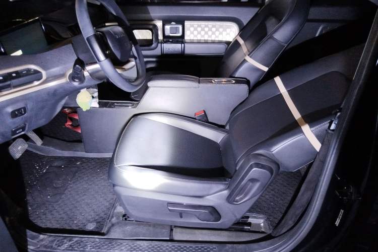 Used Baojun KiWi EV 2022 Designer Lite Edition Lithium Iron Phosphate Left Front Seat