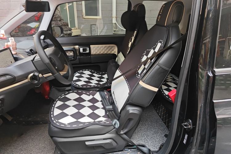 Used Baojun KiWi EV 2022 Artist Lite Edition Ternary Lithium Left Front Seat