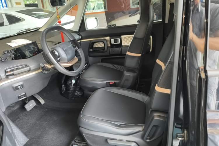 Used Baojun KiWi EV 2022 Designer Lite Edition Lithium Iron Phosphate Left Front Seat