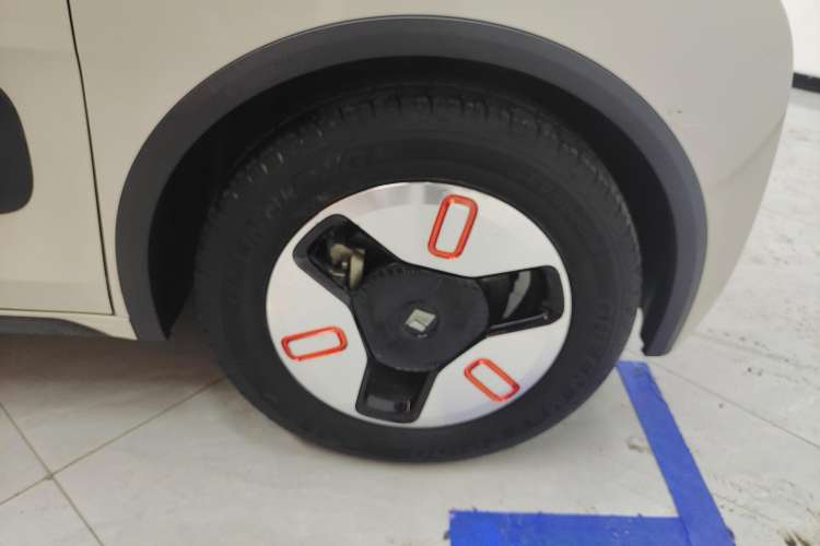 Used Baojun KiWi EV 2022 Artist Lite Edition Ternary Lithium Left Front Wheel Hub