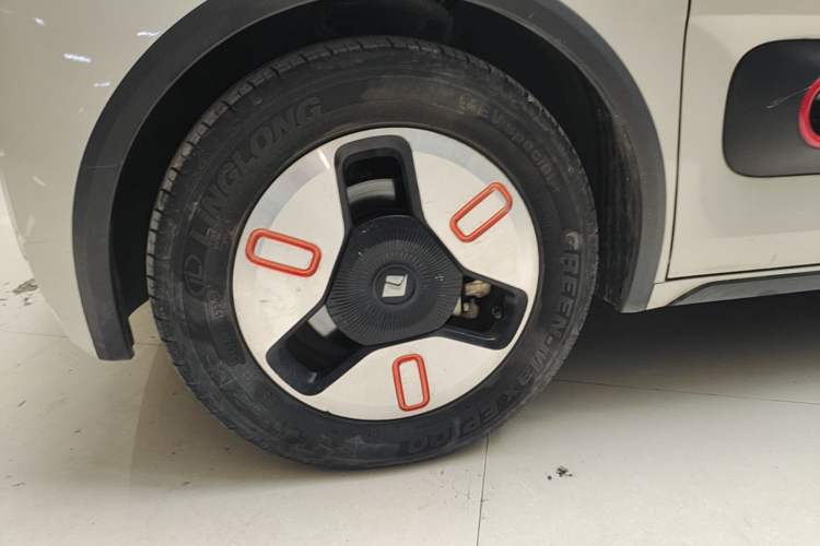 Used Baojun KiWi EV 2022 Designer Lite Edition Lithium Iron Phosphate Left Front Wheel Hub