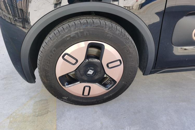 Used Baojun KiWi EV 2022 Designer Lite Edition Ternary Lithium Left Front Wheel Hub