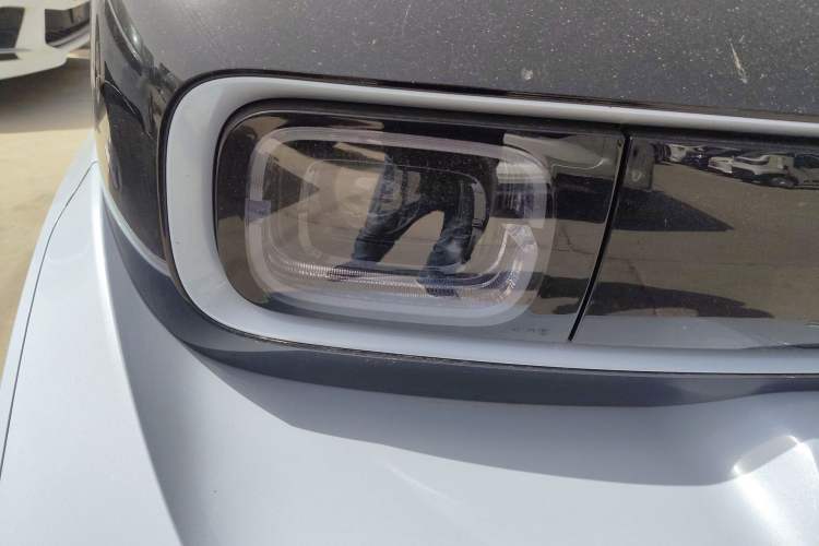Used Baojun KiWi EV 2022 Artist Lite Edition Ternary Lithium Right Front Headlight
