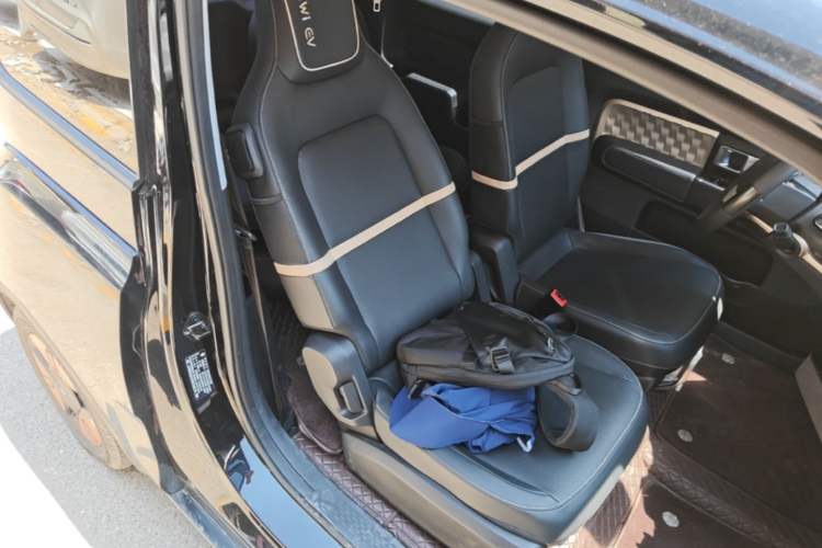 Used Baojun KiWi EV 2022 Artist Lite Edition Lithium Iron Phosphate Right Front Seat
