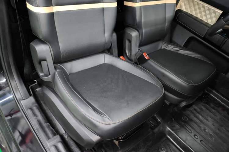 Used Baojun KiWi EV 2022 Artist Lite Edition Ternary Lithium Right Front Seat