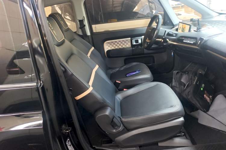 Used Baojun KiWi EV 2022 Artist Lite Edition Ternary Lithium Right Front Seat