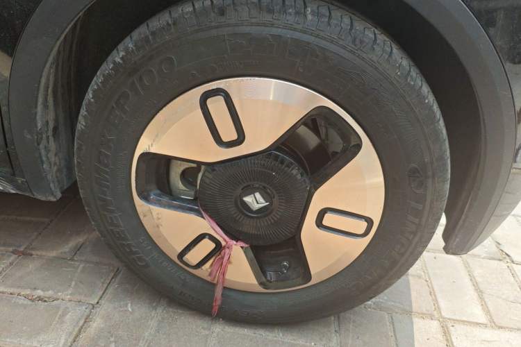 Used Baojun KiWi EV 2022 Designer Lite Edition Ternary Lithium Right Front Wheel Hub