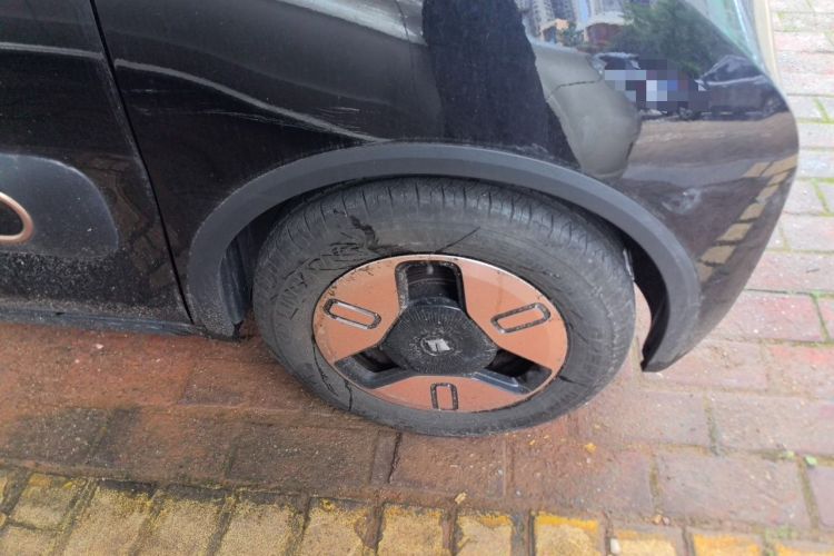 Used Baojun KiWi EV 2022 Designer Lite Edition Ternary Lithium Right Front Wheel Hub