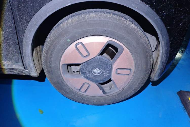 Used Baojun KiWi EV 2022 Designer Lite Edition Lithium Iron Phosphate Right Front Wheel Hub