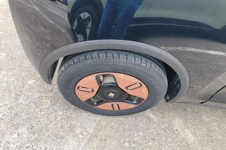 Used Baojun KiWi EV 2022 Artist Lite Edition Lithium Iron Phosphate Right Rear Wheel Hub
