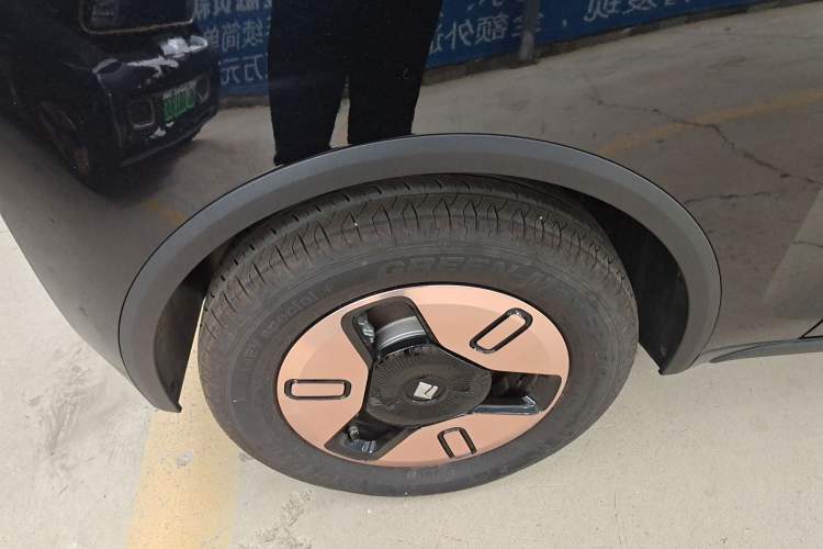 Used Baojun KiWi EV 2022 Artist Lite Edition Lithium Iron Phosphate Right Rear Wheel Hub