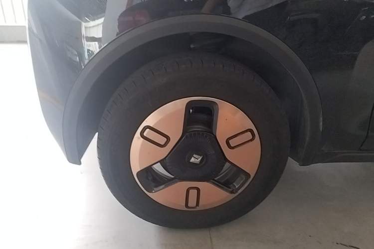 Used Baojun KiWi EV 2022 Designer Lite Edition Ternary Lithium Right Rear Wheel Hub