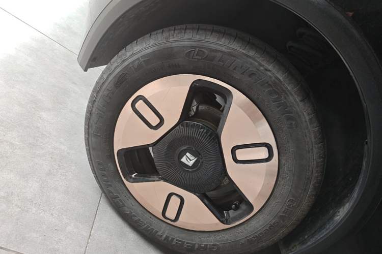 Used Baojun KiWi EV 2022 Designer Lite Edition Ternary Lithium Right Rear Wheel Hub