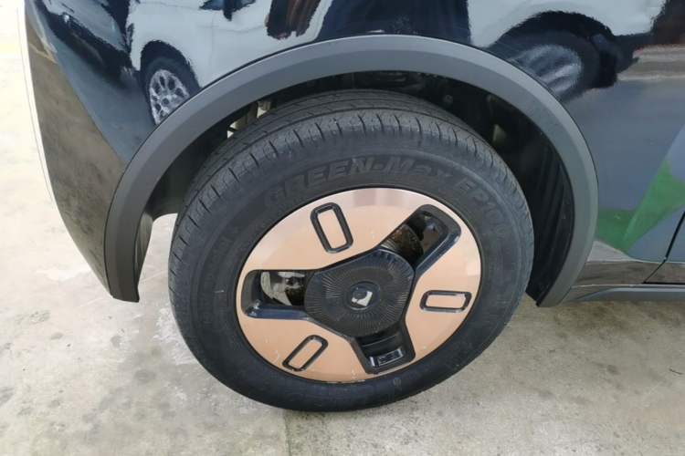 Used Baojun KiWi EV 2022 Designer Lite Edition Ternary Lithium Right Rear Wheel Hub