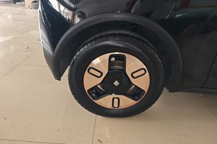 Used Baojun KiWi EV 2022 Designer Lite Edition Ternary Lithium Right Rear Wheel Hub