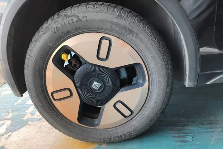 Used Baojun KiWi EV 2022 Designer Lite Edition Lithium Iron Phosphate Right Rear Wheel Hub