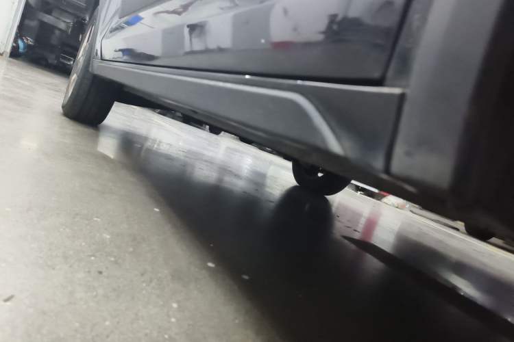Used Baojun KiWi EV 2022 Artist Lite Edition Lithium Iron Phosphate Right Side Sill