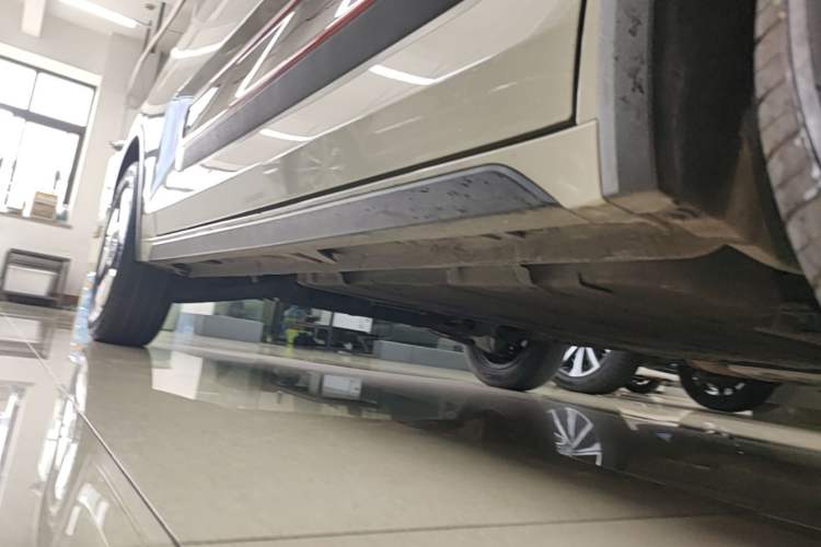 Used Baojun KiWi EV 2022 Artist Lite Edition Ternary Lithium Right Side Sill