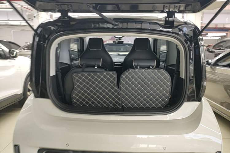 Used Baojun KiWi EV 2022 Artist Lite Edition Ternary Lithium Trunk
