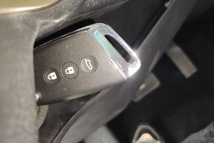 Used Baojun KiWi EV 2022 Designer Lite Edition Lithium Iron Phosphate Vehicle Key