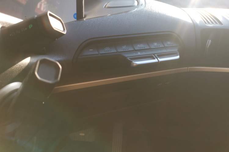 Used Baojun KiWi EV 2022 Artist Lite Edition Ternary Lithium Audio And AC Panel