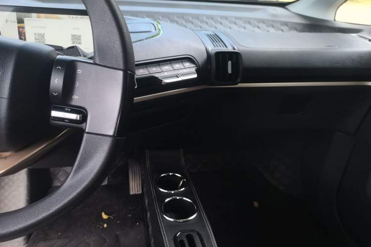 Used Baojun KiWi EV 2022 Artist Lite Edition Ternary Lithium Audio And AC Panel
