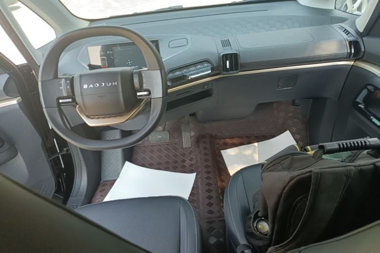 Used Baojun KiWi EV 2022 Artist Lite Edition Ternary Lithium Center Console