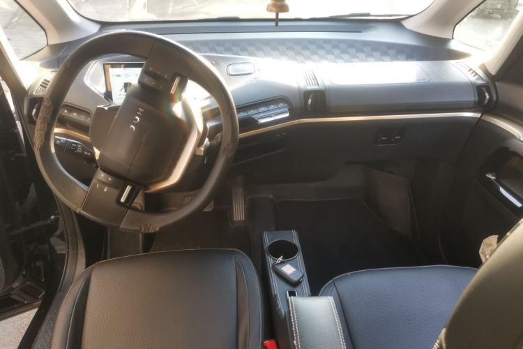Used Baojun KiWi EV 2022 Artist Lite Edition Ternary Lithium Center Console