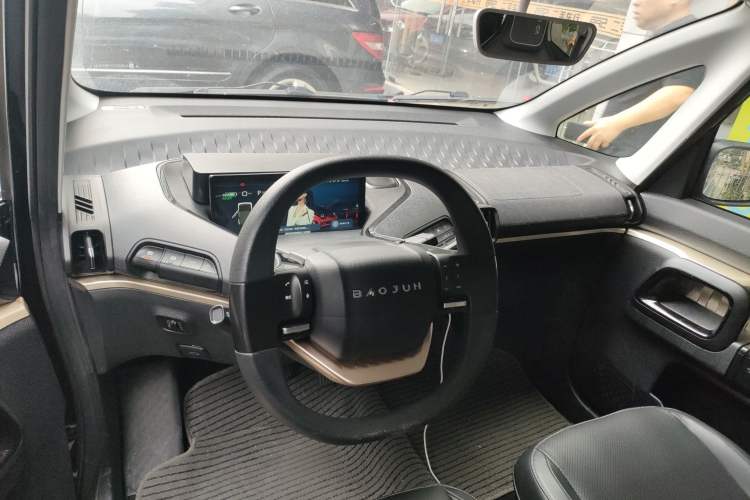 Used Baojun KiWi EV 2022 Designer Lite Edition Lithium Iron Phosphate Center Console