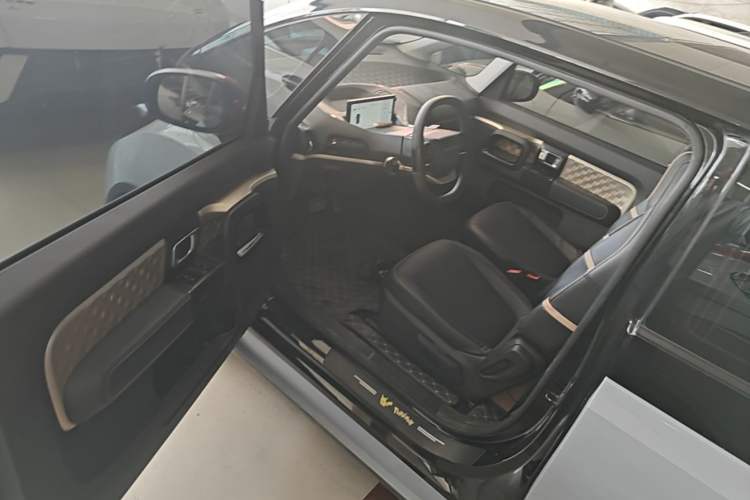 Used Baojun KiWi EV 2022 Artist Lite Edition Lithium Iron Phosphate Driver Seat