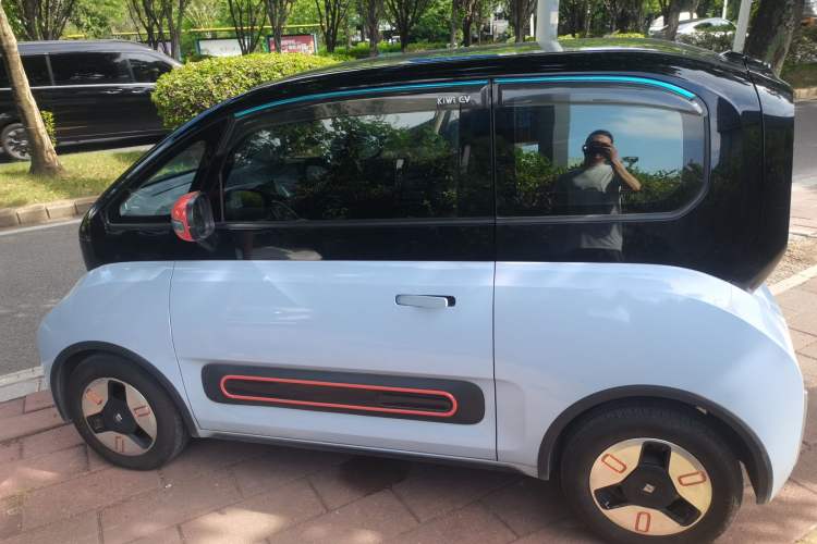 Used Baojun KiWi EV 2022 Artist Lite Edition Ternary Lithium Exterior 3