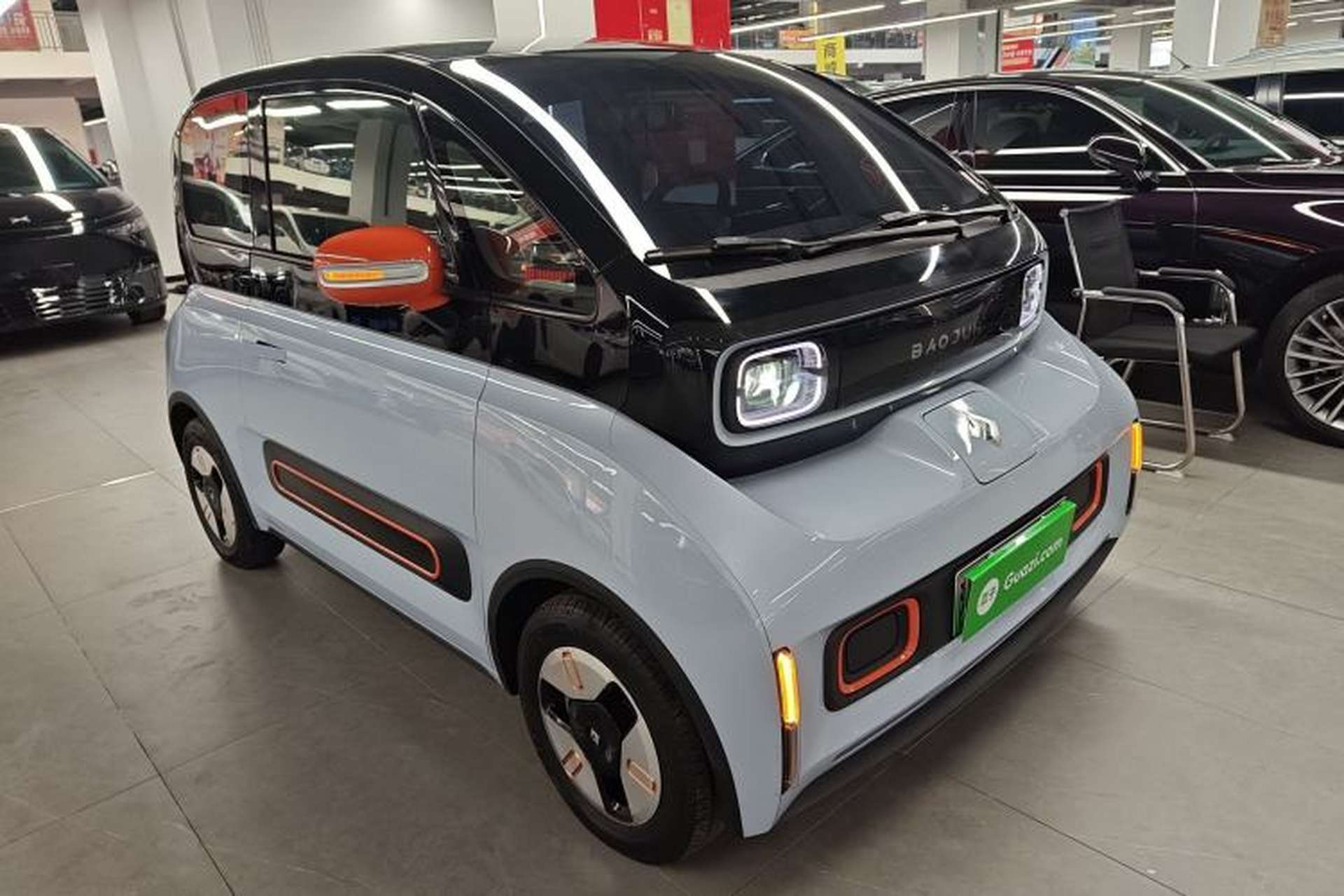 Used Baojun KiWi EV 2022 Artist Lite Edition Ternary Lithium Front Right 45 Deg
