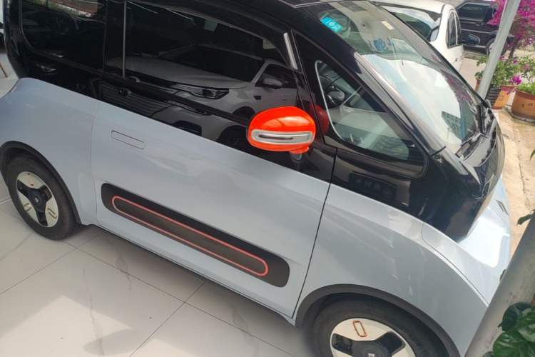 Used Baojun KiWi EV 2022 Designer Lite Edition Ternary Lithium Front Right 45 Deg