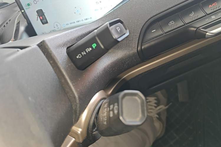 Used Baojun KiWi EV 2022 Artist Lite Edition Lithium Iron Phosphate Gear Lever