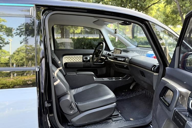 Used Baojun KiWi EV 2022 Artist Lite Edition Ternary Lithium Interior 12