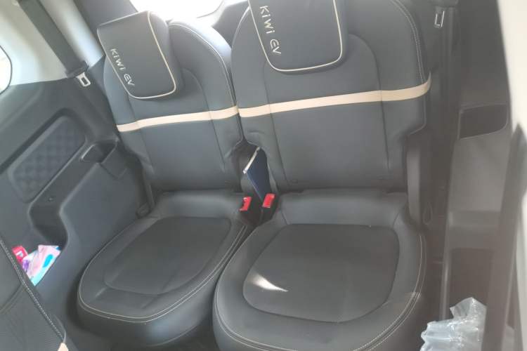 Used Baojun KiWi EV 2022 Artist Lite Edition Ternary Lithium Interior 4